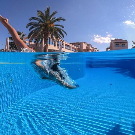 Isida Hotel Agia Marina Exterior foto