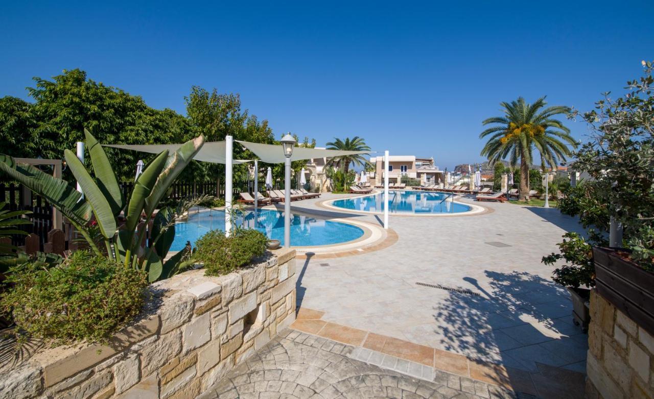 Isida Hotel Agia Marina Exterior foto