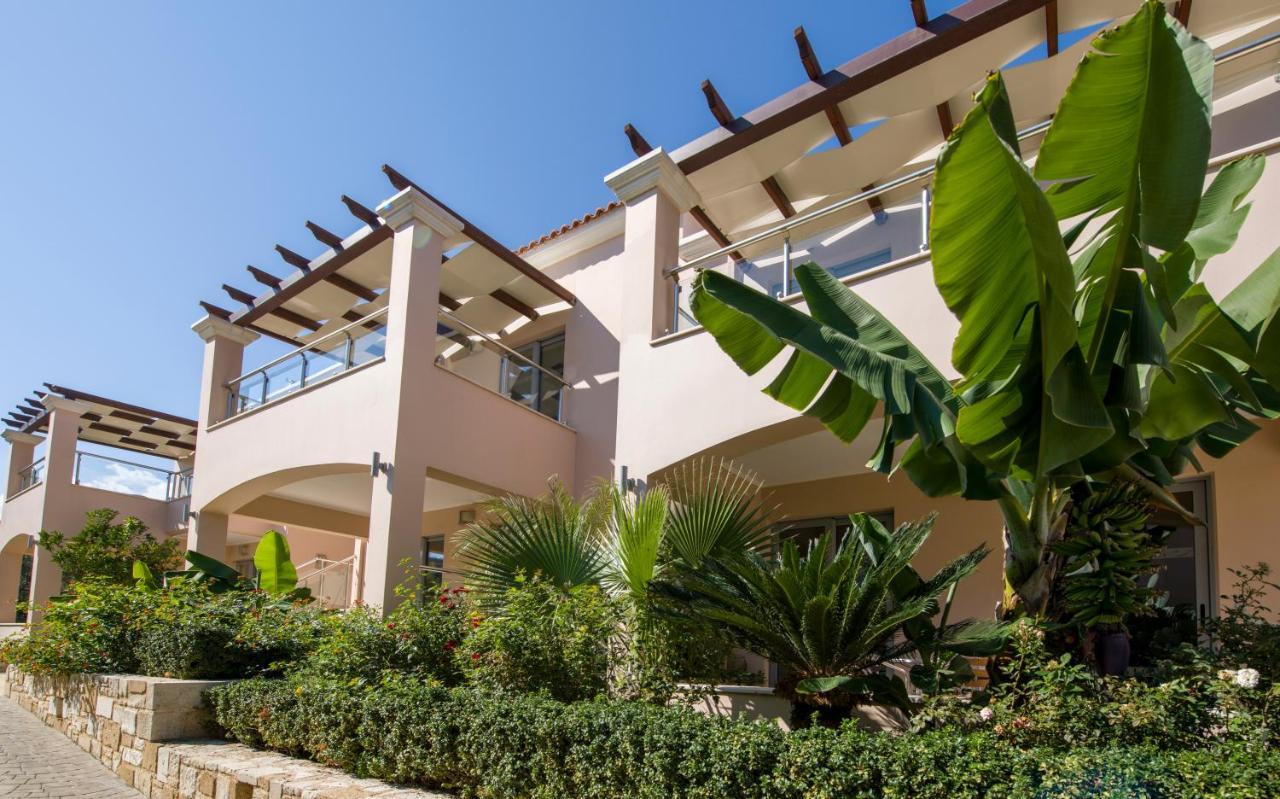 Isida Hotel Agia Marina Exterior foto