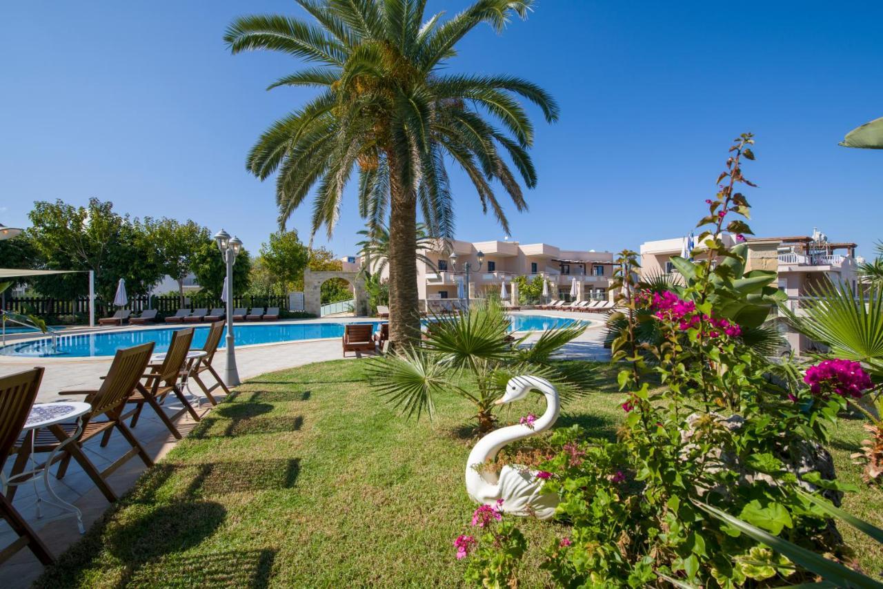 Isida Hotel Agia Marina Exterior foto
