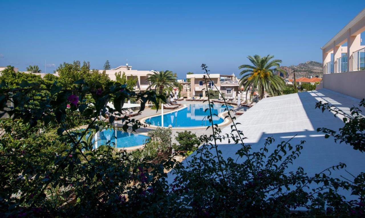Isida Hotel Agia Marina Exterior foto