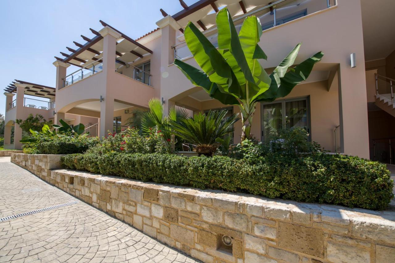 Isida Hotel Agia Marina Exterior foto