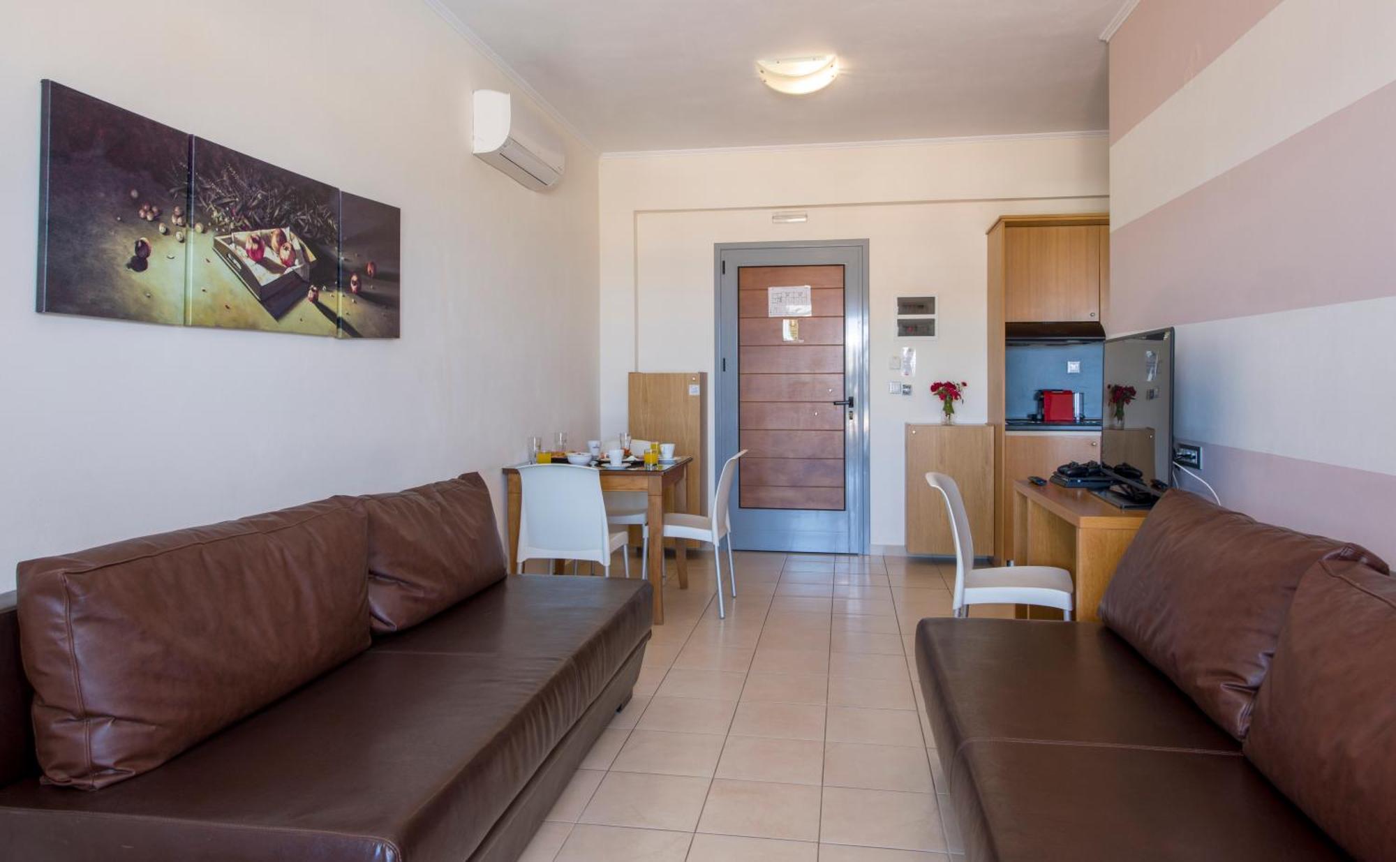 Isida Hotel Agia Marina Zimmer foto